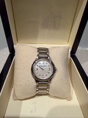 Baume & Mercier Ilea Mother of Pearl Stainless Steel Ladies Watch - Silver Dial